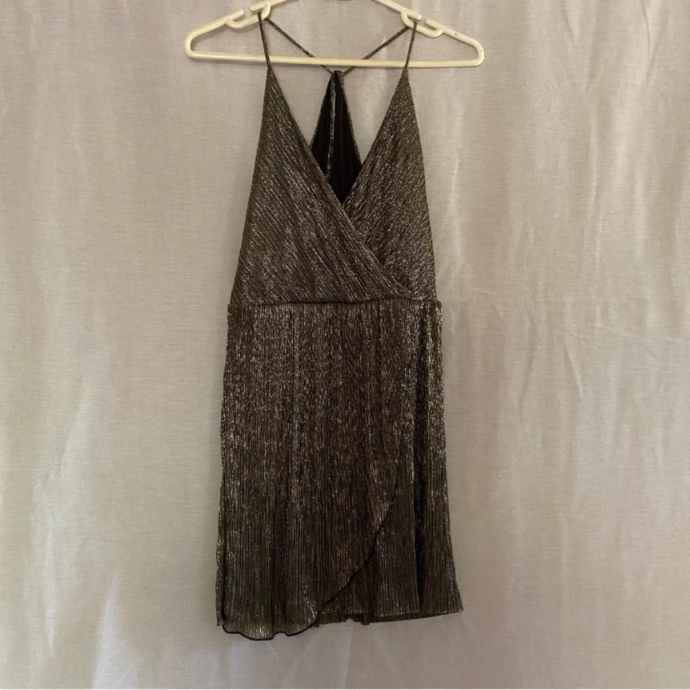 Express Shimmer Mini black and gold V Neck layered party dress Size S - Picture 2 of 9